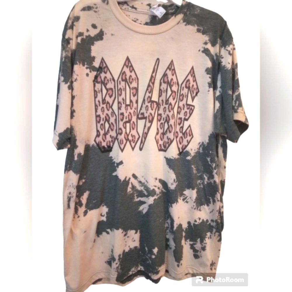 NWOT Women T-Shirt. Tie-Dye. Size Large.